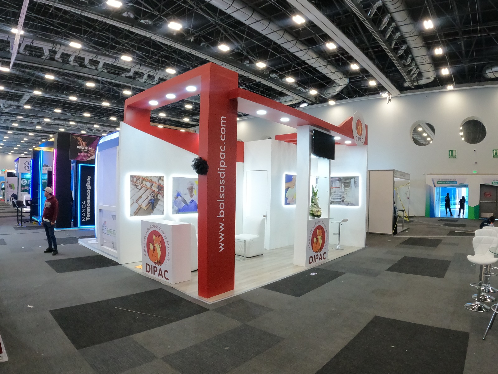 Stand para expo en Guadalajara diseñado por StandART